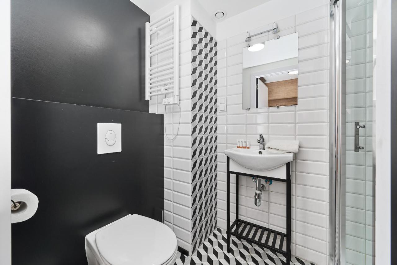 Mezzanine Studio Apartments Zarembowicza Wroclaw Airport By Renters ภายนอก รูปภาพ